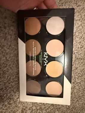 NYX Highlight & Contour Palette